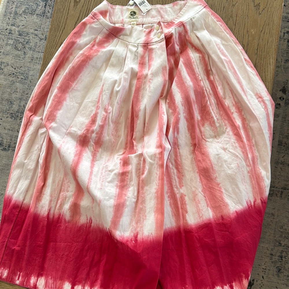 Brand new Anthropologie Stylish Pink and White Women's Skirt